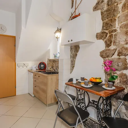 Villa Spaladium Guest house 4*