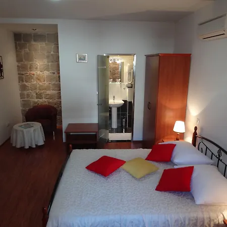 Villa Spaladium Guest house