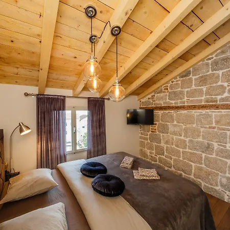 Villa Spaladium Guest house