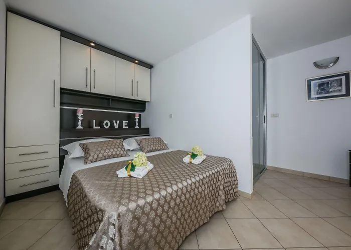 Spaladium בית הארחה 4*
