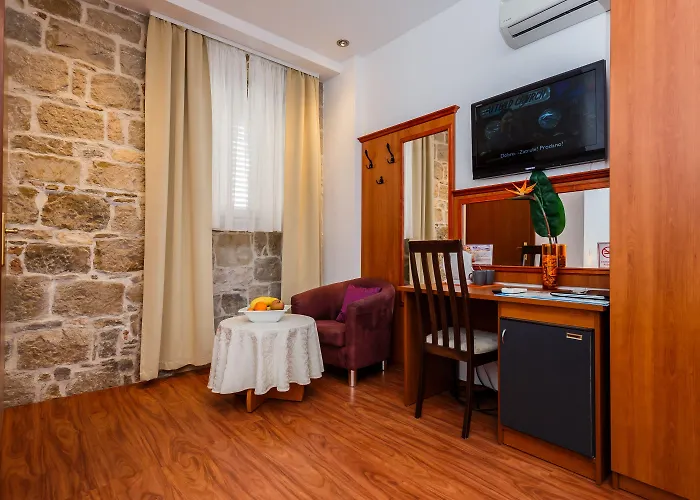 Spaladium בית הארחה 4*