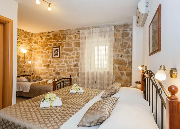 Spaladium בית הארחה 4*