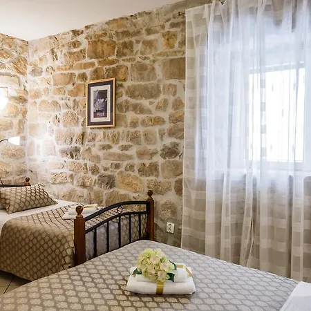 Spaladium Πανσιόν