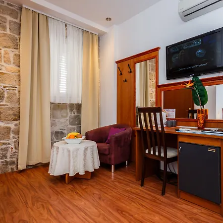 斯巴拉迪恩别墅酒店 招待所 4*